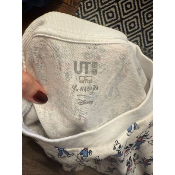 UT Uniqlo Disney Womens Blue White Mickey Mouse & Friend-Yu Nagaba T-Shirt XL - Picture 4 of 5